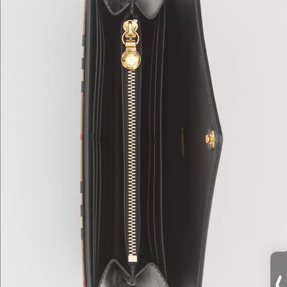 I No Longer Use The Wallet. Basically New. - image 2